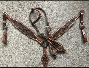 Ensemble de têtière et de collier de poitrail pour cheval occidental ROYAL INTERNATIONAL de haute qualité en cuir véritable pour l'équitation - Product Image 2