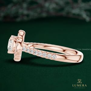 Anillo de Compromiso de Oro Rosa con Halo de Flores Festoneadas y Banda Pavé, Diamante Brillante Cultivado en Laboratorio, Anillo de Boda de Lujo - Product Image 5