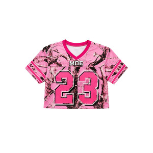 เสื้อเจอร์ซีย์อเมริกันฟุตบอลสีชมพูลายพรางแบบครอปสำหรับผู้หญิง พิมพ์ลายแบบซับลิเมชั่นตามสั่ง ระบายอากาศได้ดี ผ้าตาข่าย สไตล์ Y2K ชุดทีม ผลิตจำนวนมาก รับผลิตแบบ OEM - Product Image 3