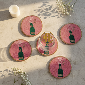 Posavasos Artesanal Ecológico con Cuentas, Diseño de Diamantes Rojo y Blanco, Hecho a Mano, 100 mm de Diámetro, para una Mesa Elegante - Product Image 6