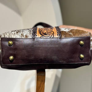 Nouveau sac fourre-tout Western pour femmes en cuir repoussé de haute qualité Sac de transport dissimulé en cuir véritable personnalisé Grande collection de sacs pour femmes - Product Image 5