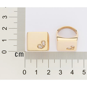 Anillo de Cóctel Moderno Chapado en Oro de 18K con Circonita Cúbica en Forma de Corazón, Engastada en Bisel, Unisex, para Uso Diario - Product Image 3