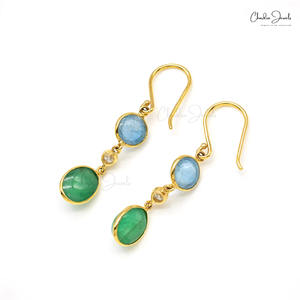 Pendientes de Oro Amarillo Fino de 14k con Esmeralda y Aguamarina Auténticas, Engastados con Diamantes, Diseño de 3 Piedras Colgantes, Disponibles en Stock - Product Image 3