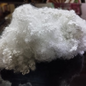 Vietnam GRS Recycled Polyester Staple Fibres 7D HCS White Hollow Conjugated Siliconized Fibers for <b>Cushion</b> <b>Filling</b> Material - Product Image 2