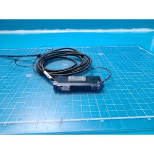 เครื่องขยายสัญญาณเซ็นเซอร์ไฟเบอร์ดิจิตอล KEYENCE FS-V21R ใช้ได้โดยไม่ต้องปรับปรุง อะไหล่อุปกรณ์เซมิคอนดักเตอร์รุ่นเก่า - Product Image 3