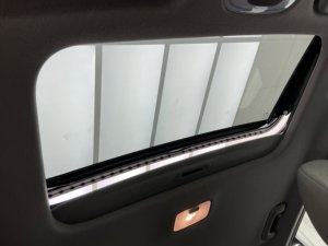 Équipements de luxe pour Elantra SEL : Navigation, sièges en cuir, phares à LED, transmission automatique, toit ouvrant, caméra 360° arrière - Product Image 6