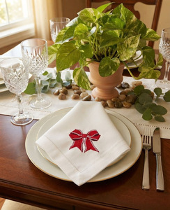 Serviette en tissu de coton personnalisée brodée nœud rouge serviette de table ourlet serviettes de table maison hôtel mariage vacances - Product Image 1