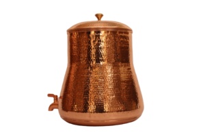 Dispensador de Agua Tradicional Indio de Cobre Martillado - Matka Ayurvédica Artesanal en Forma de Campana, Utensilios de Cocina Ecológicos y Sostenibles - Product Image 3