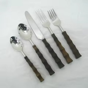 Ensemble de couverts en acier inoxydable de qualité supérieure pour les acheteurs de l'hôtellerie mondiale - Product Image 2