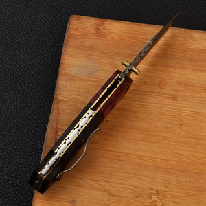 Cuchillo Plegable de Acero de Damasco con Mango de Micarta, Funda para Transporte Vertical, Cuchillo de Bolsillo EDC para Caza y Camping, Compatible con ODM OEM - Product Image 2