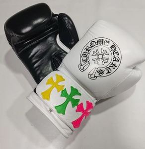 ถุงมือชกมวยหนังแท้คุณภาพสูง ตกแต่งโครเมียมฮาร์ท ระบายอากาศได้ดี ปิดแบบผูกเชือก พิมพ์ลายซิลค์สกรีน สำหรับฝึกซ้อมและต่อสู้ - Product Image 3