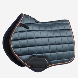 Ensemble assorti de tapis de selle en mousse satinée écologique 2026 pour concours d'équitation et saut d'obstacles avec personnalisation par sublimation et masque anti-mouches - Product Image 1