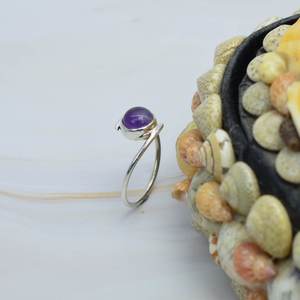 Anillo de piedra preciosa de amatista natural, forma redonda y lisa, plata de ley 925, anillo de moda para mujer, joyería para fiestas, hecho a mano, al por mayor. - Product Image 4