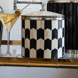 FAIZA CRAFT Seau à glace artisanal moderne à rayures en matériaux organiques avec incrustations de os et poignées en acier, bac à boissons haut de gamme en forme de boutons, en promotion - Product Image 1