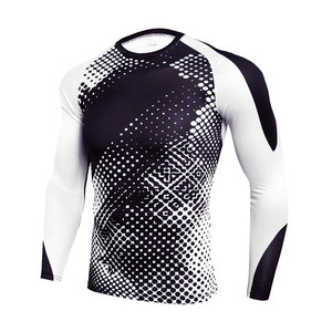 Rashguards de qualité supérieure, couleur personnalisée, fabriqués au Pakistan, légers, en spandex et polyester, en gros. - Product Image 1