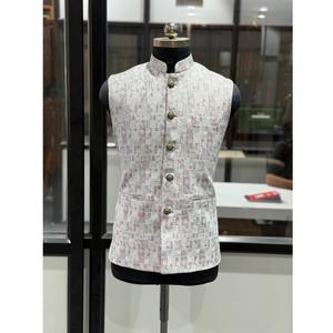 Abrigo de Trabajo Jacquard de Excelente Calidad con Detalle de Lentejuelas para Fiestas y Eventos Disponible a un Precio Accesible - Product Image 1