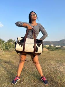 กระเป๋าเดินทางหนังวัวแท้สไตล์วินเทจ กระเป๋าเดินทางแบบถือสำหรับค้างคืน กระเป๋าหนังสำหรับตั้งแคมป์และเดินป่า กระเป๋าถือทำมือสำหรับเดินทางช่วงสุดสัปดาห์ สำหรับผู้ชายและผู้หญิง - Product Image 4