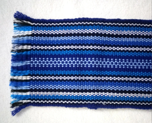 Cinturón de tela tejida colorido de 4 pulgadas de ancho – Faja de cintura de estilo étnico hecha a mano para disfraces y moda unisex - Product Image 4