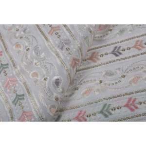 Tela de Satén Semiseda Bordada con Lentejuelas, Motivo Floral, Color Blanco Hueso Multicolor, 58 Pulgadas de Ancho - Product Image 1