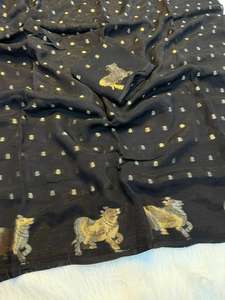 Sari Tradicional de Viscosa Rusa Pura con Tejido Jacquard de Doble Cara, Meenakari, Zari, Mil Butti, Borde Antiguo y Pallu Rico. Envío Rápido. - Product Image 4