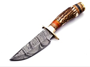 Cuchillo de hoja fija de acero de Damasco OEM con funda de cuero, EDC, Full Tang, para caza, desollado y camping, mango de cuerno de ciervo y bolster de latón - Product Image 5