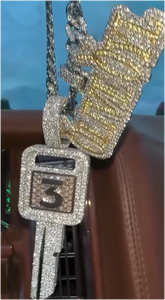 Colgante de llave de coche con diseño único, estilo Hip Hop, con incrustaciones de Moissanita, en plata de dos tonos, con logotipo personalizado, joyería para hombre estilo rapero - Product Image 5