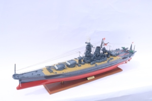 Maquette de navire de guerre japonais Musashi en bois, fabriquée à la main - Modèle militaire de classe Yamato de la Seconde Guerre mondiale pour la décoration de la maison ou du bureau - Product Image 2