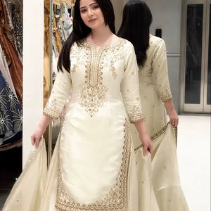 Ensemble Kurti Plazzo en soie GMY pure de qualité supérieure, brodé, avec dupatta en dentelle fantaisie - Product Image 1