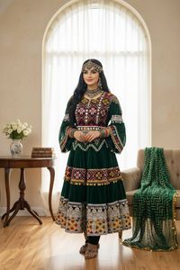 Nouvelles créations 2026 : Robe afghane Kuchi en velours vert, broderie bohème, longueur cheville, coupe trapèze, manches courtes, col rond, pour fêtes et mariages - Product Image 5