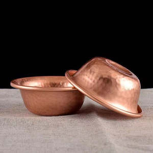 Tazón Budista Tibetano Ecológico de Cobre y Latón con Diseño Vintage y Patrón Martillado, Apto para Lavavajillas, para Servir Alimentos - Product Image 3