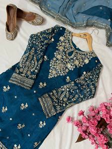 Realza la Belleza de tu Armario con este Conjunto de Salwar Kameez Moderno de Secado Rápido Recién Lanzado para Fiestas - Product Image 2