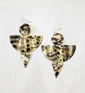 Boucles d'oreilles Jhumka classiques en laiton oxydé, fabriquées à la main, de qualité excellente, pour tenue ethnique traditionnelle, cadeau, livraison mondiale disponible - Product Image 3