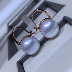 Exquisito Juego de Aretes de Perlas Akoya Japonesas de Agua Salada de 7.5-8mm, Círculo Grueso de Plata 925 con Micro Imperfecciones, Caja de Regalo Completamente Combinable - Product Image 1