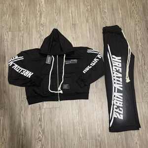 Sudadera con Capucha Personalizada para Hombre, Estilo Desgastado con Bordado, Bloques de Color, Talla Grande, 100% Algodón, Elástica y Moderna - Product Image 3