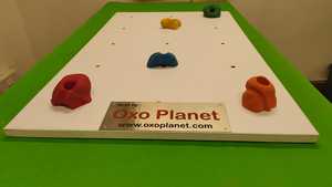 Mur d'escalade extérieur OXO Planet, panneau composite FRP 1,5x1,5m, épaisseur 22mm, avec écrous en T, pour compétitions, académies sportives, capacité 500kg+ - Product Image 4