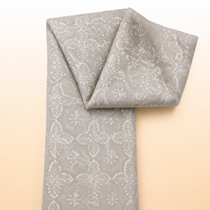 Tissu de sari en organza gris brodé avec détails en sequins pour femmes, vêtements de créateur pour fêtes, vêtements de mariée - Product Image 2