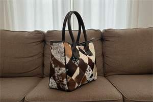 กระเป๋าโท้ทหนังแท้ลายขนสัตว์เก๋ไก๋ พร้อมซิป ปักลายสีพื้น สไตล์วินเทจลำลอง กระเป๋าใบใหญ่ LHTB-0044 - Product Image 2