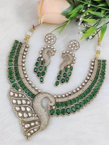 Conjunto de Joyería de Latón con Diseño de Pavo Real, Chapado en Oro, Collar y Aretes con Piedra Verde, Estilo Étnico para Bodas y Fiestas - Product Image 4