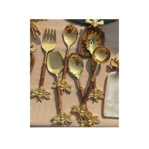 Juego de Utensilios de Servir de Lujo Modernos con Mango de Madera y Latón Antideslizante, 6 Piezas, Cuchara, Tenedor, Espátula, Aptos para Lavavajillas, Ecológicos, para Hotel - Product Image 1
