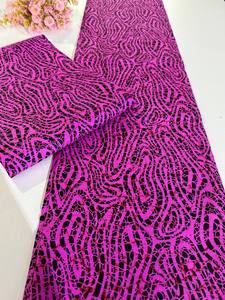 Tissu imprimé à la cire africaine Hitjem Export avec des motifs colorés et une sensation de coton doux pour les vêtements et la mode - Product Image 2