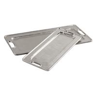 Plateau de service de luxe en aluminium avec surface d'inspiration artisanale pour une utilisation haut de gamme dans l'hôtellerie