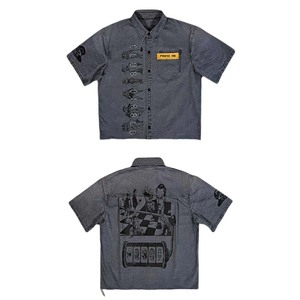 เสื้อเชิ้ตเดนิมทรงครอปโอเวอร์ไซส์สำหรับผู้ชาย ลวดลายกราฟิก สีเทาชาร์โคล สไตล์วินเทจ สตรีทแวร์ - Product Image 1
