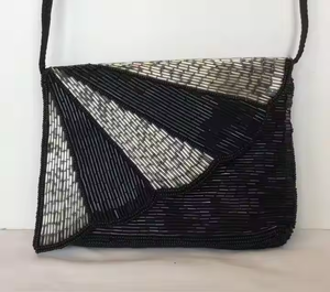 Pochette enveloppe brodée papillon en perles de rocaille pour mariage, événement, fête – Sac bandoulière élégant et sac à main de luxe tendance pour femme - Product Image 2