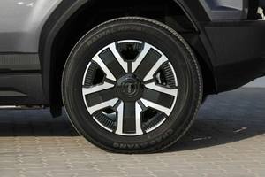 Chery iCar 03 2024 iCAR EQ3 V3 de Alto Rendimiento 4WD - Gris por fuera, Blanco por dentro - Coche Eléctrico de Cuatro Ruedas - Product Image 3