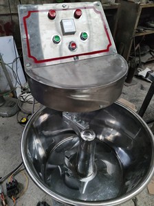 Mélangeur de boulangerie 1180x560x1100 avec armoire électrique 220V/380V, 3 kW/h, 10 kg, garantie 1 an, Vietnam, état neuf. - Product Image 5