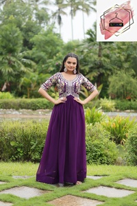 Vestido de diseñador con bordado Faux Blooming, Vestido de diseñador con bordado Faux Blooming Zari y lentejuelas, Vestido Anarkali Faux Blooming - Product Image 3