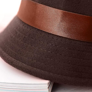 Chapeau Bob en Laine Marron Élégant pour l'Hiver, Bonnet Cloche avec Fleur en Satin et Dentelle, Couvre-chef Confortable pour l'Extérieur - Product Image 5