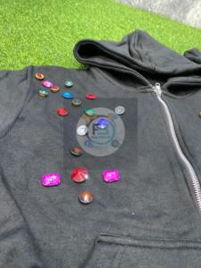 เสื้อฮู้ดซิปประดับคริสตัลหรูหรา สกรีนโลโก้ตามสั่ง |   เสื้อฮู้ดฟลีซขนาดใหญ่พิเศษแบบหนา |   เสื้อฮู้ดคริสตัลสไตล์สตรีทแวร์สำหรับทุกเพศ - Product Image 2