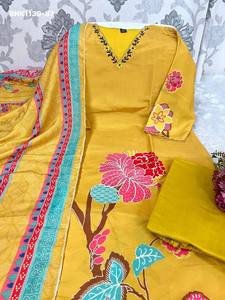 Fournisseur de l'ensemble Kurti-Pant & Dupatta en soie Morgan à imprimé numérique de qualité supérieure pour usage occasionnel, de Surat, vêtements ethniques. - Product Image 6