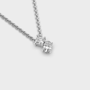 จี้เพชรทรง Asscher และ Oval รูปทรง Toi Et Moi ที่ได้รับการรับรองจาก IGI ผลิตจากเพชรที่เพาะเลี้ยงในห้องปฏิบัติการ ตัวเรือนเงินแท้ 925  จี้เพชรสองเม็ด - Product Image 2